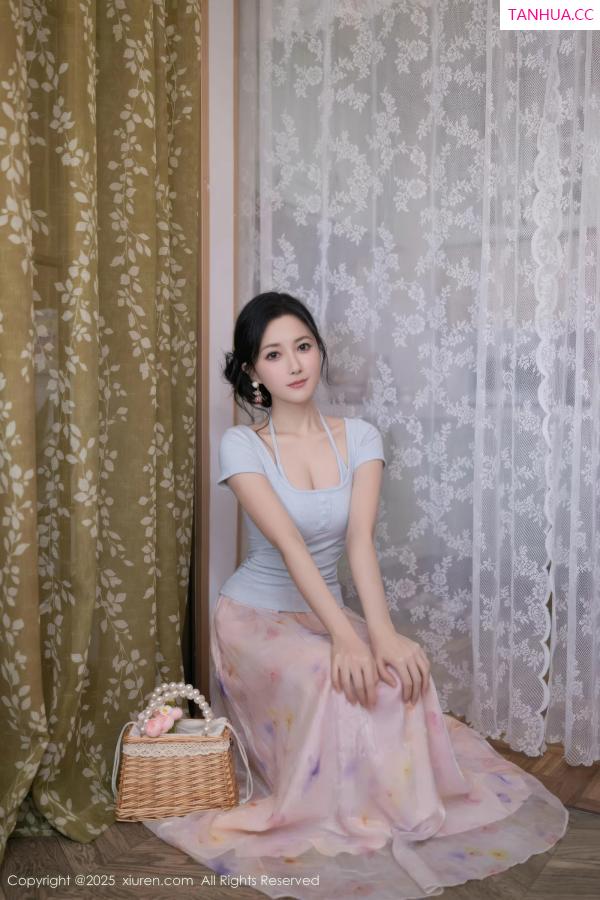 鱼子酱fish  [XiuRen]高清写真图 2025.08.15 No.10656 鱼子酱Fish 肉色丝袜第2张图片